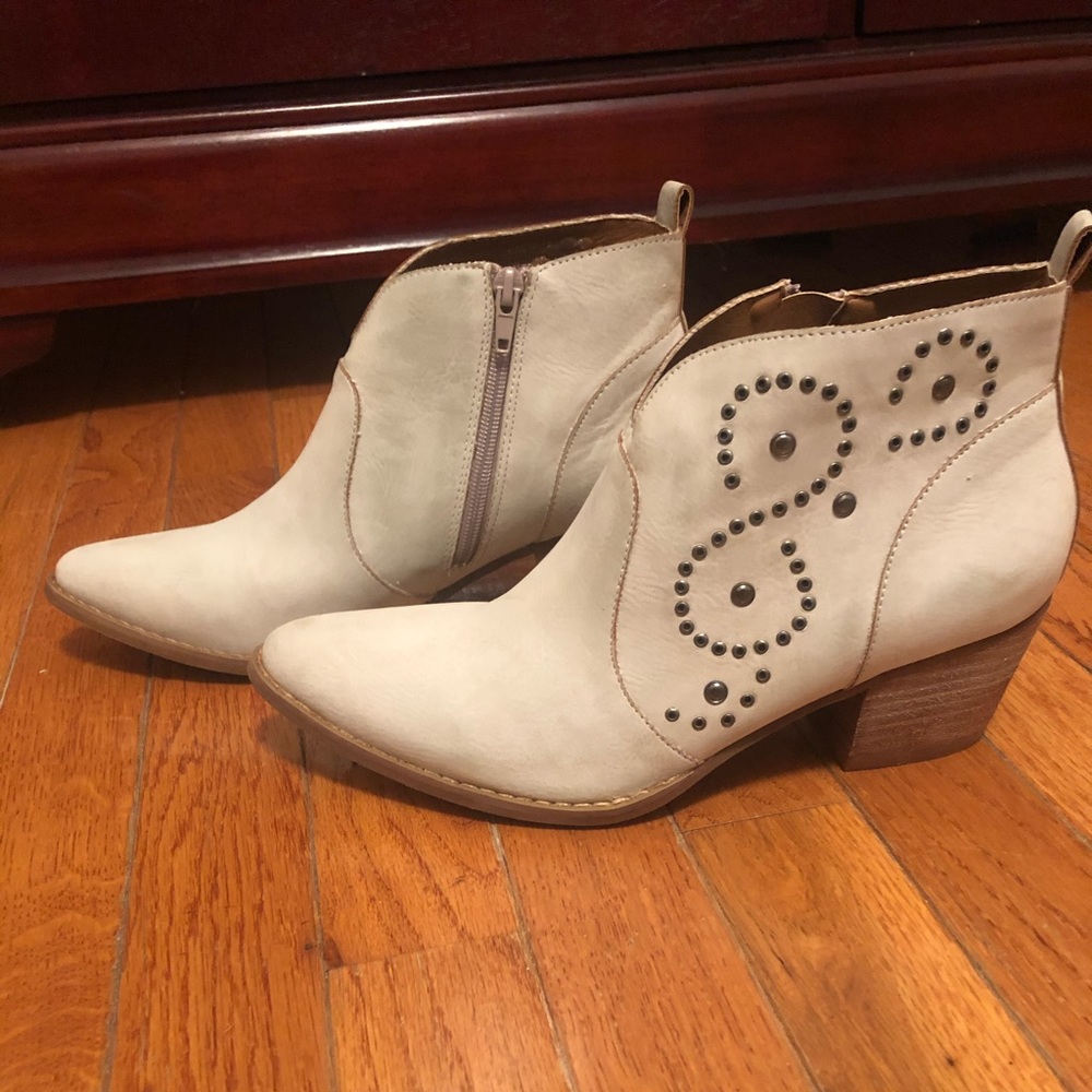 Women’s low boots